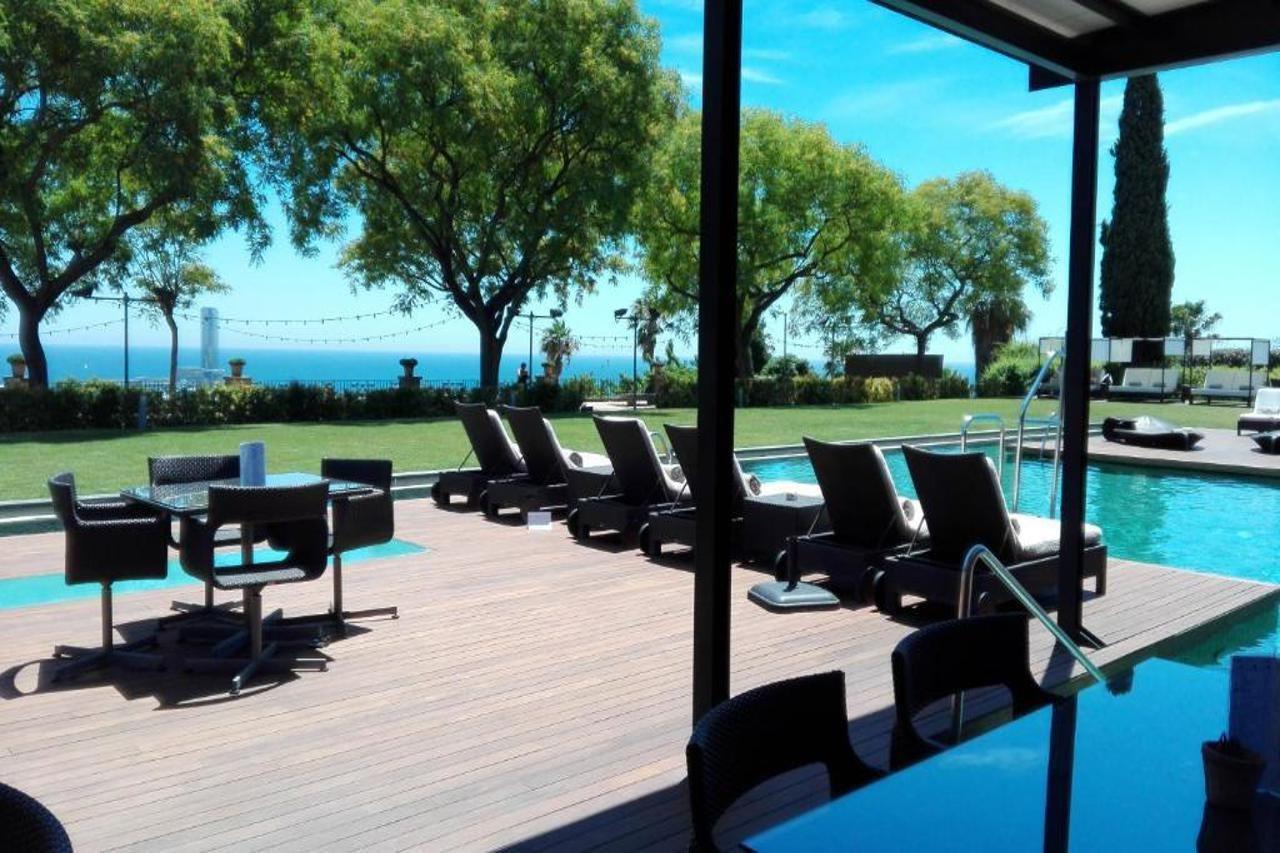 Hotel Miramar Barcelona Gl Luaran gambar The pool at the hotel