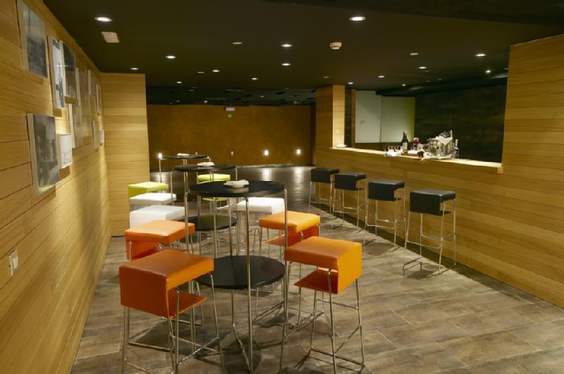 Hotel Miramar Barcelona Gl Luaran gambar The lounge at the airport