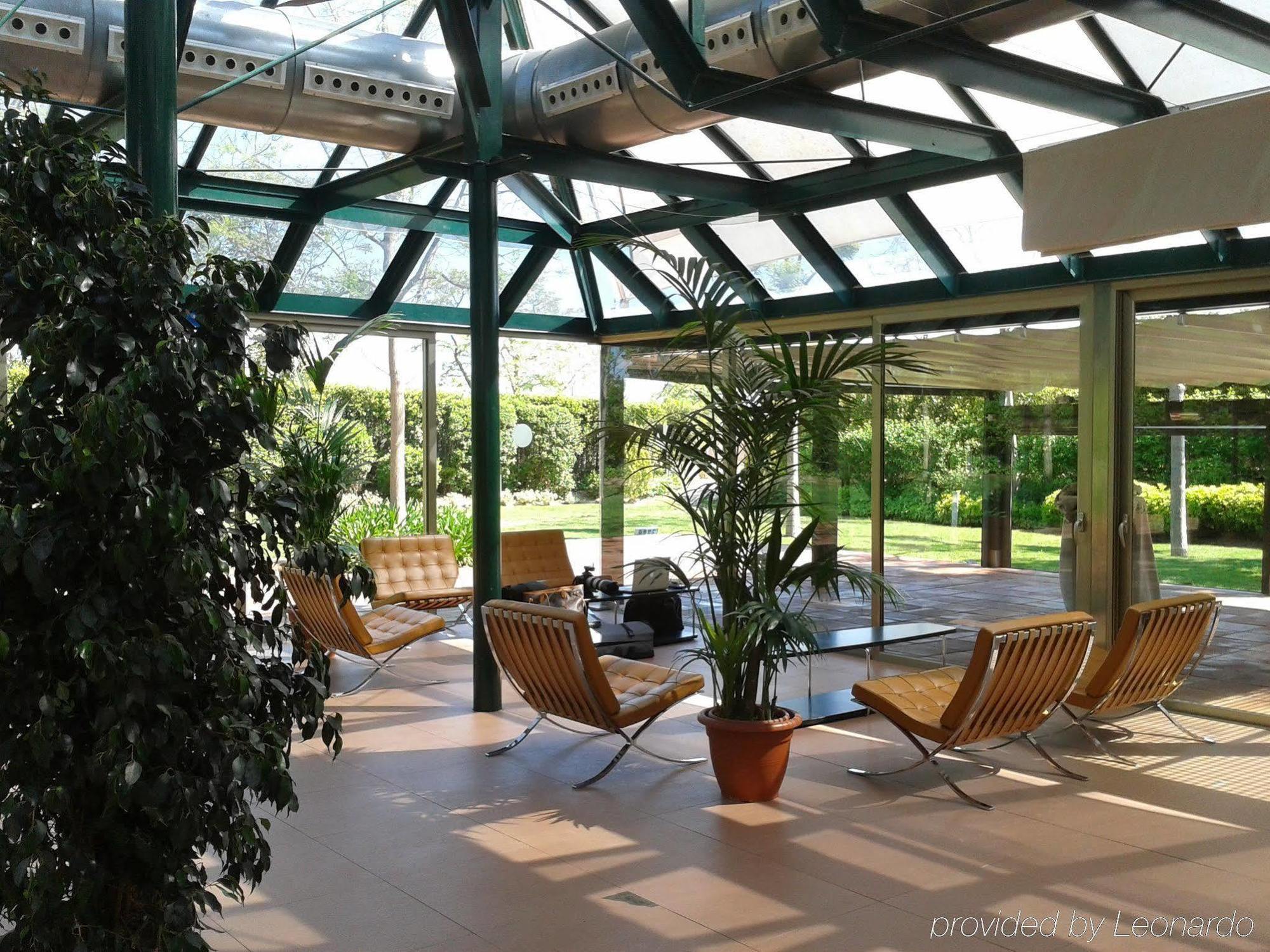 Hotel Miramar Barcelona Gl Luaran gambar The interior of the conservatory