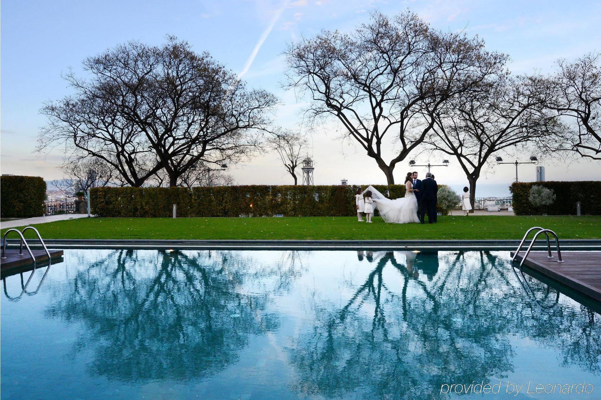 Hotel Miramar Barcelona Gl Luaran gambar The pool at the Beverly Hills Hotel
