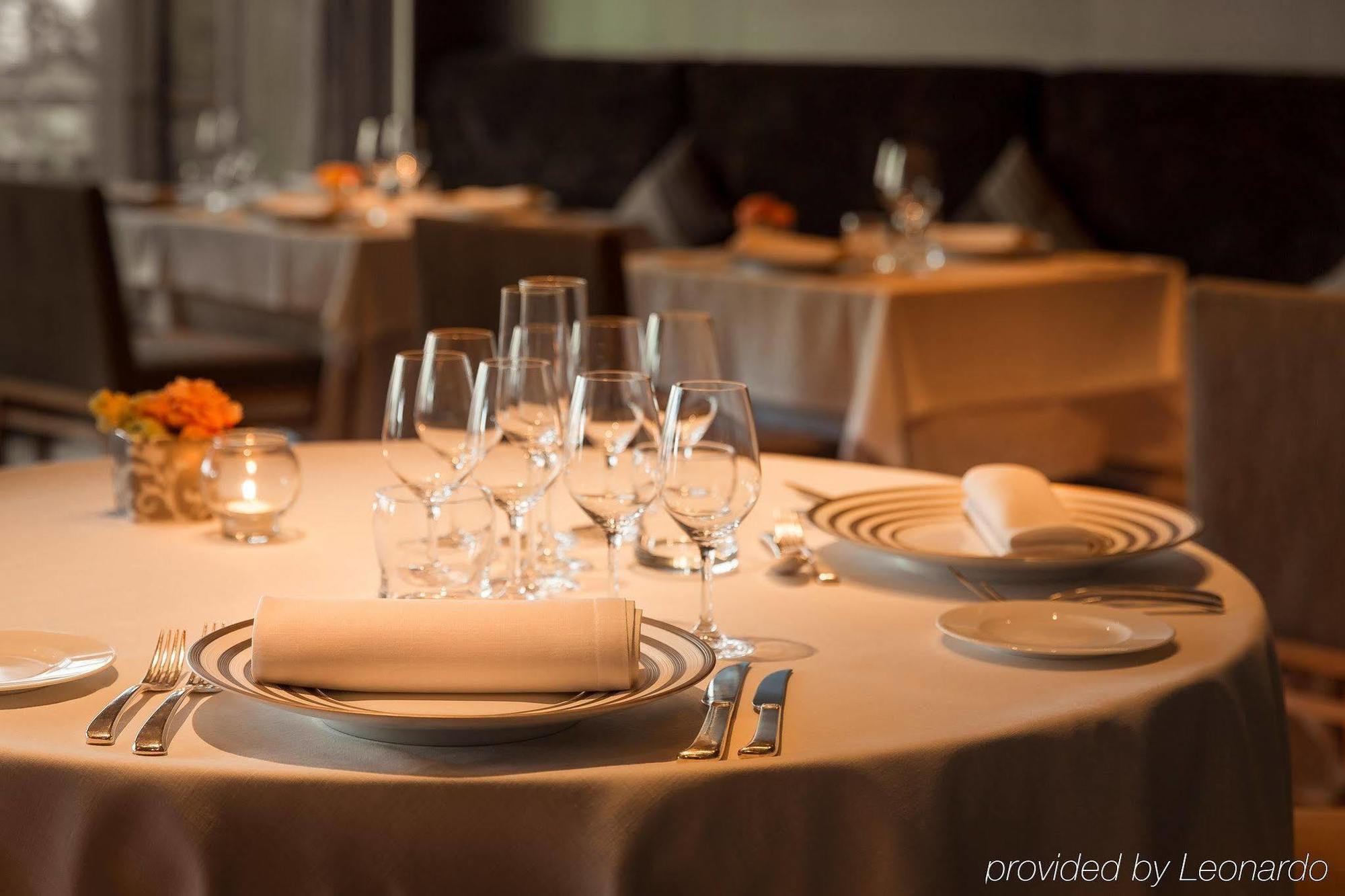 Hotel Miramar Barcelona Gl Luaran gambar Table setting at the restaurant