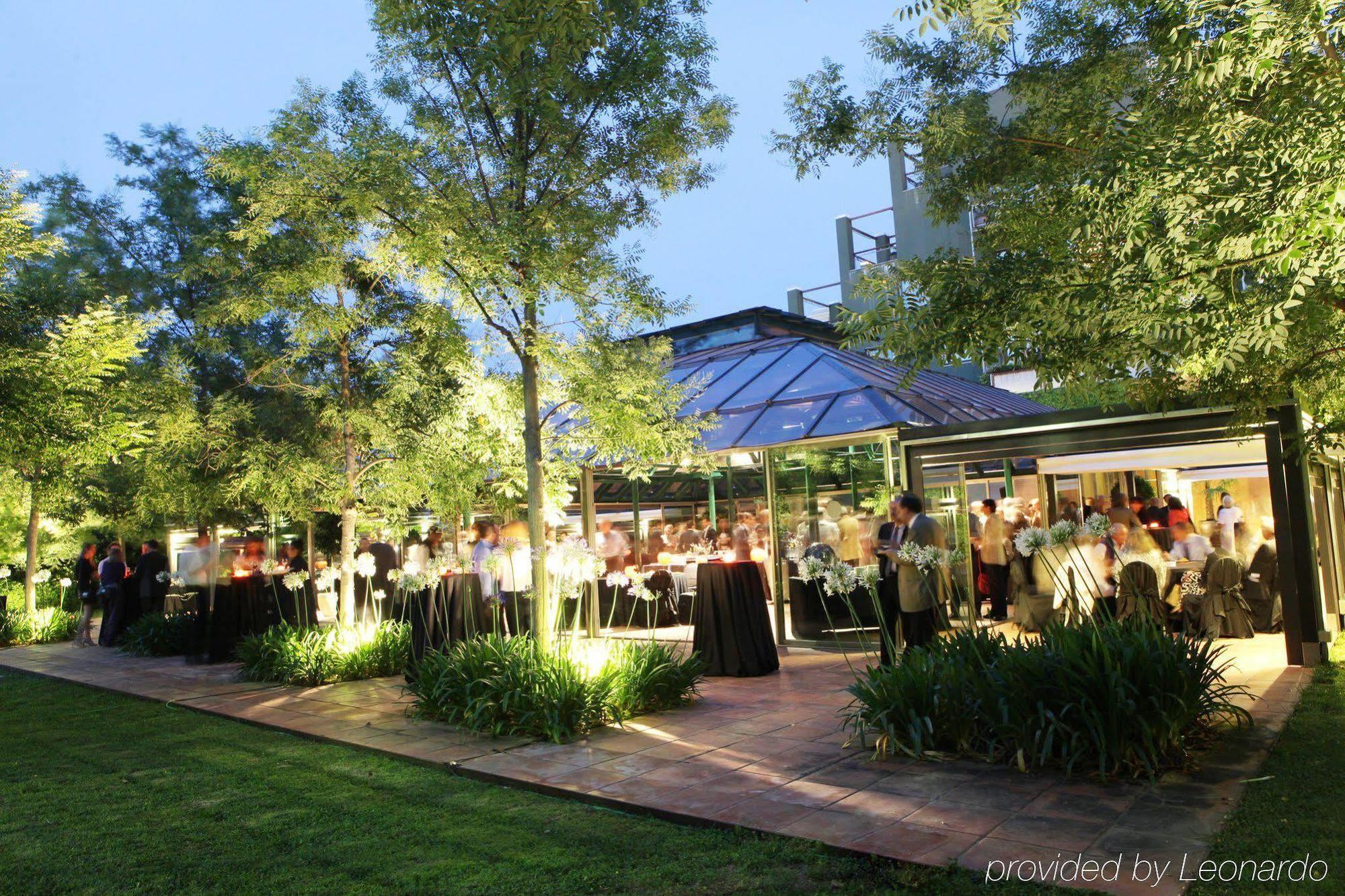 Hotel Miramar Barcelona Gl Luaran gambar The Garden at the Dallas Arboretum and Botanical Garden