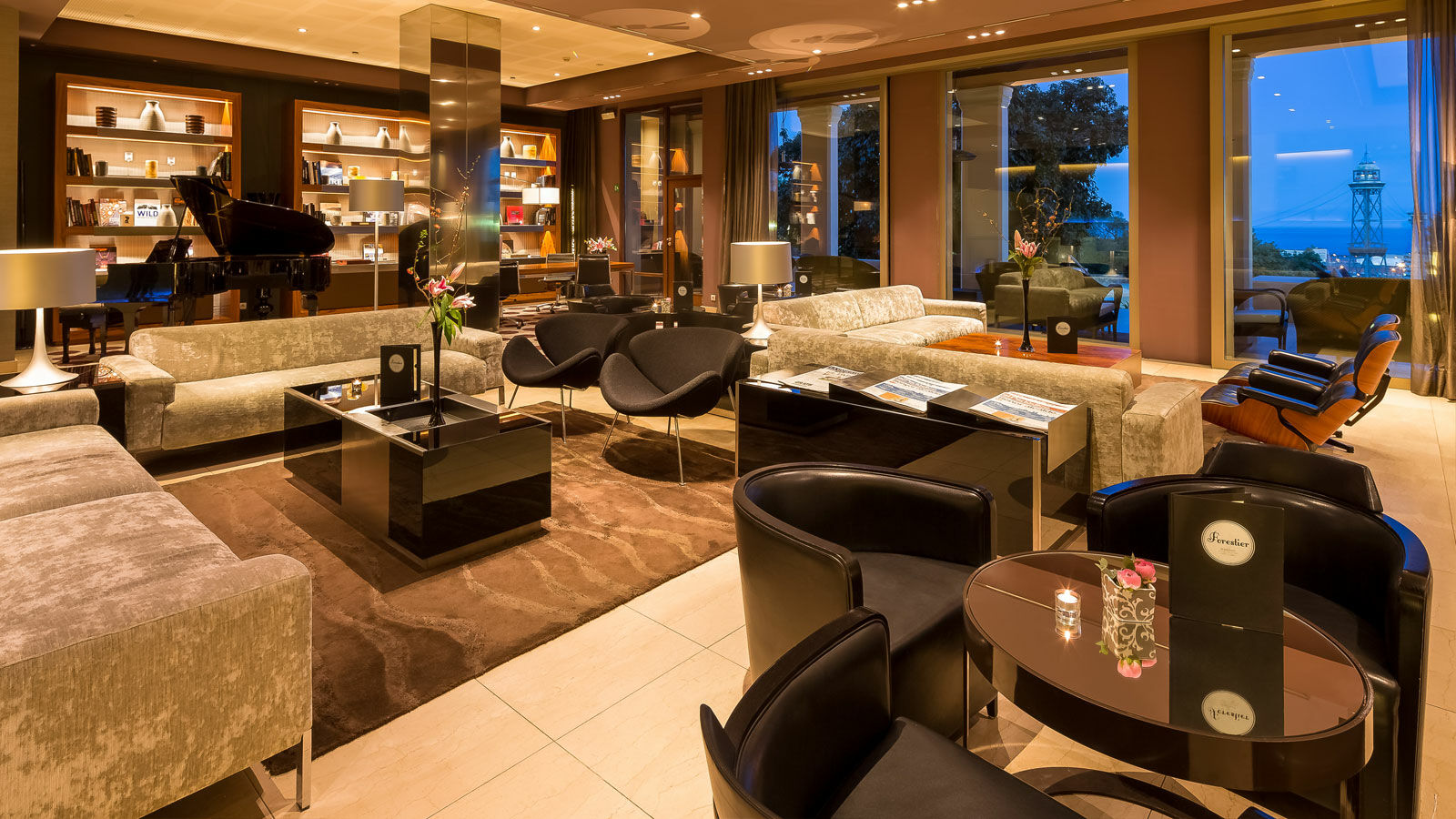 Hotel Miramar Barcelona Gl Luaran gambar The lounge at the airport