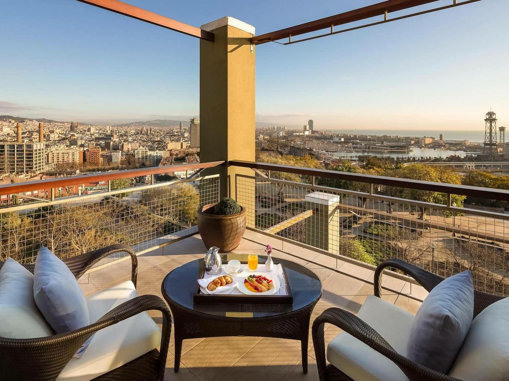 Hotel Miramar Barcelona Gl Luaran gambar View from the hotel